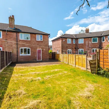 Driveway Stunning 3bedroom In Withington