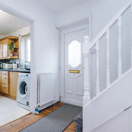 Driveway Stunning 3bedroom In Withington Manchester