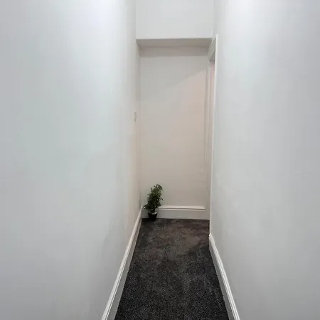 Near Etihad Stadium 3*