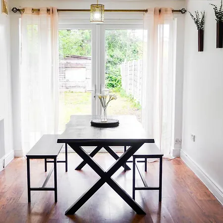 Spacious 3Bd Home, For Family And Groups, Nr Coop Live & Etihad, Free Parking