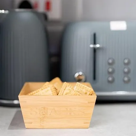 Luxury 1-bed Near Mcr Hospital & Centre