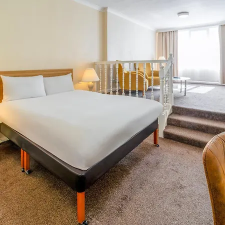 Britannia Centre 3*