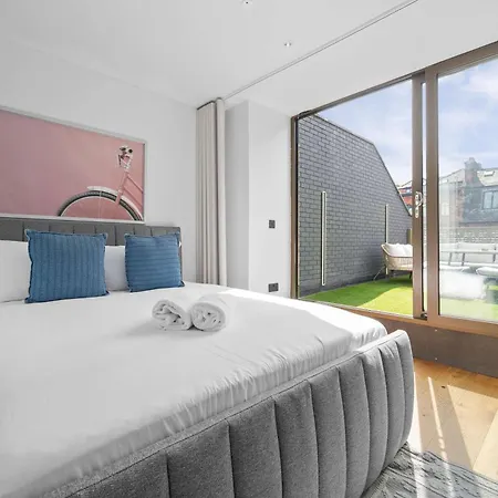 펜션 4 Bed Canal St Free Parking