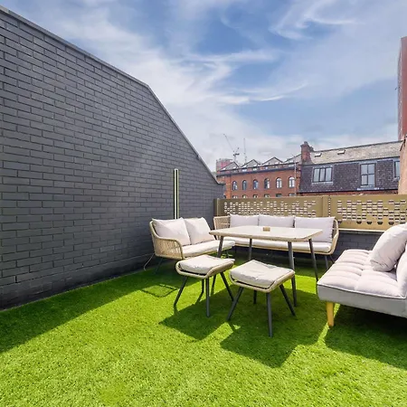 Stunning Luxury Townhouse In Centre Of * Manchester