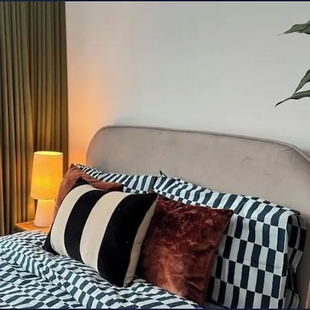 Luxury With Free Parking Manchester
