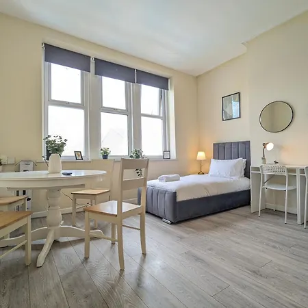 Modern Near Centre * Manchester