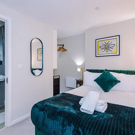 2 Bedroom With Free Parking In Centre, By Eason - Ideal For Weekend Getaways & Business Travel Apartament