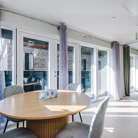 2 Bedroom With Free Parking In Centre, By Eason - Ideal For Weekend Getaways & Business Travel Manchester
