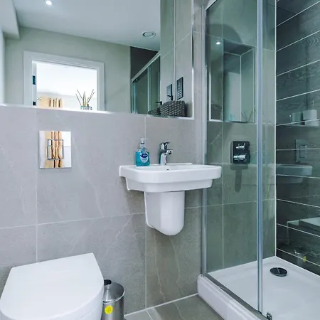 2 Bedroom With Free Parking In Centre, By Eason - Ideal For Weekend Getaways & Business Travel Apartament Manchester