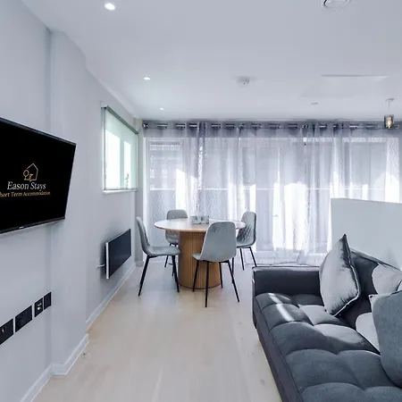 Apartament 2 Bedroom With Free Parking In Centre, By Eason - Ideal For Weekend Getaways & Business Travel