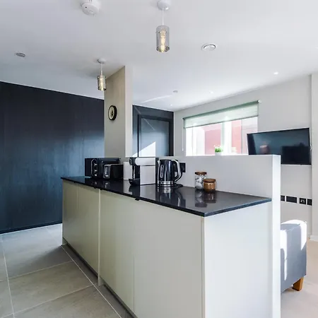 2 Bedroom With Free Parking In Centre, By Eason - Ideal For Weekend Getaways & Business Travel Apartament *