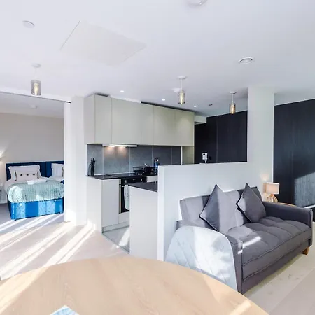 2 Bedroom With Free Parking In Centre, By Eason - Ideal For Weekend Getaways & Business Travel Apartament *