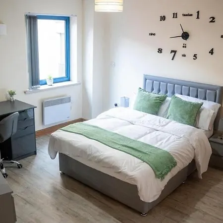 Cosy By Piccadilly Station マンチェスター