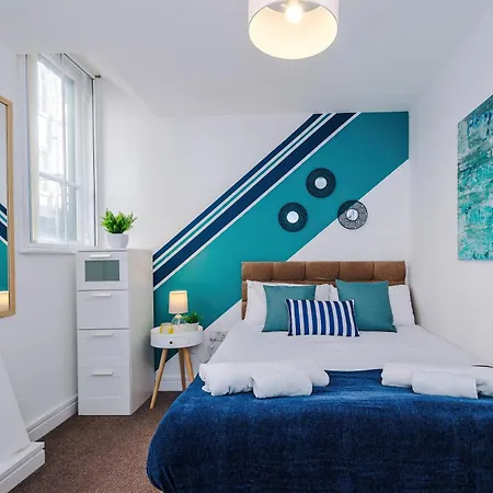 아파트 Centre 2 Bedroom Sleeps 5 맨체스터