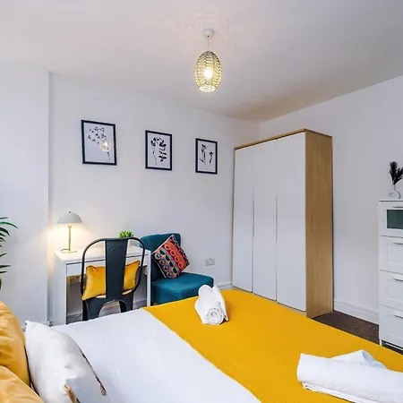 아파트 Centre 2 Bedroom Sleeps 5 맨체스터