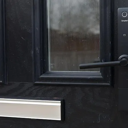 Free Parking The Quays- Sleeps 8 By Genesis Living 度假居