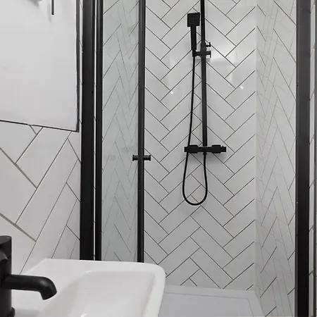 Free Parking The Quays- Sleeps 8 By Genesis Living *