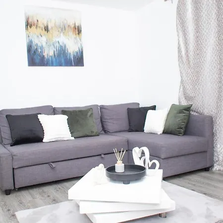 Luxe Stylish In Holiday home Manchester