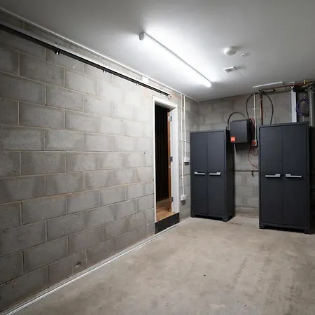 West Townhouse By Casacity بيت للعطل