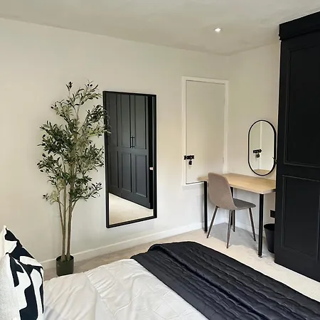 Convenient House By Ankers Contractors With Free Parking * Manchester