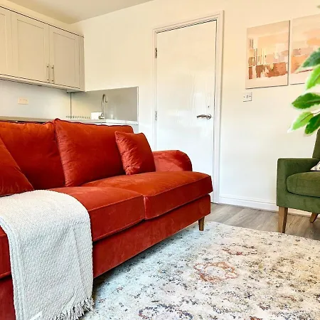 3 Bed Flat In With Parking Appartement Manchester
