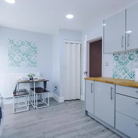 Prázdninový dům Stylish 3br-colourful-sleeps 5 *
