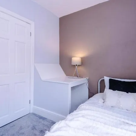 Prázdninový dům Stylish 3br-colourful-sleeps 5 *