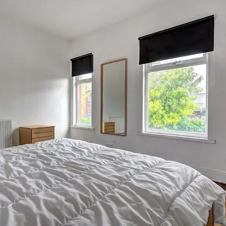 Pass The Keys Modern Two Bedroom By Levenshulme Station Manchester