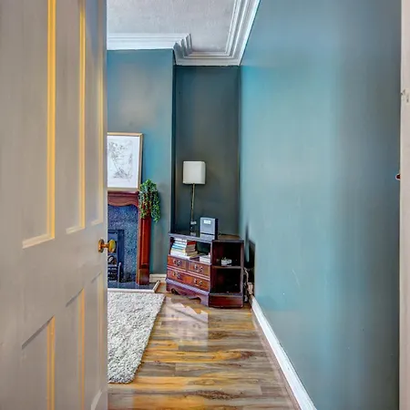 Vakantiehuis Pass The Keys Modern Two Bedroom By Levenshulme Station Manchester