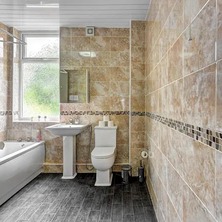 Vakantiehuis Pass The Keys Modern Two Bedroom By Levenshulme Station Manchester