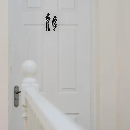 Apartment Entire 3 Bedroom House, Salford 20