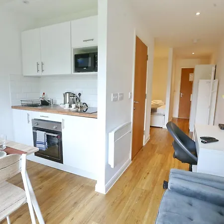 Pets Welcome Mins From Salford Quays Uni Manc Pass The Keys *