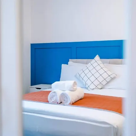 Apartment Modern Sleeps 4 & Free Parking Manchester