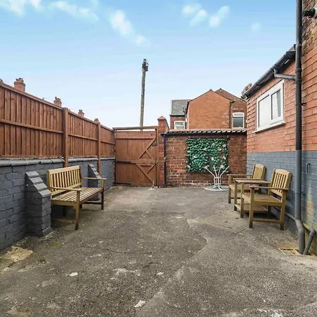 Vendégház Guestready - Charming In Vibrant Levenshulme 4*