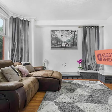 Guestready - Charming In Vibrant Levenshulme Gæstehus 4*