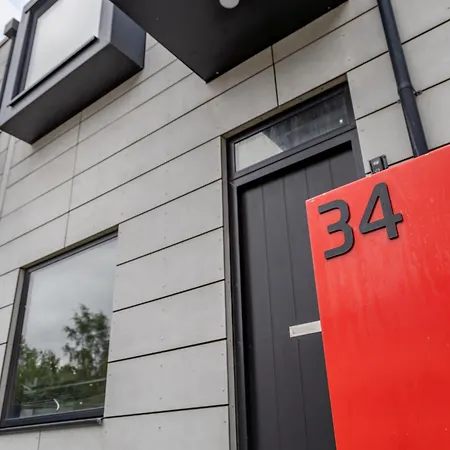 Large Townhouse 5 Beds With Two Parking Spaces - Centre *