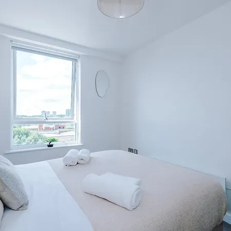 アパート 2br Flat In Salford, Modern, Centre, Wifi, Kitchen *