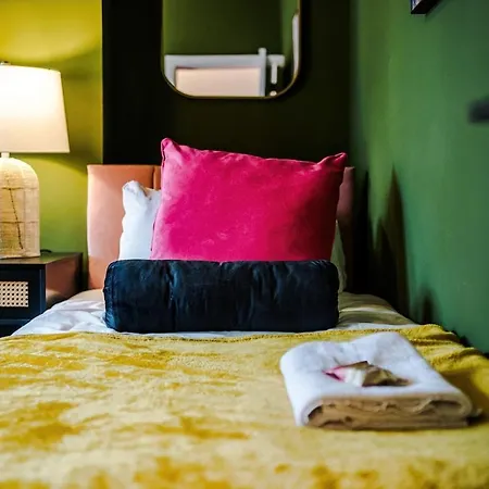 Trendy 3 Bedroom Pad