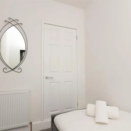 Charming 3mins From Airport * Manchester