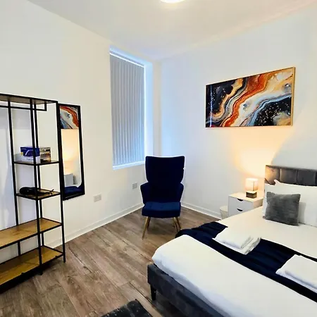 Stylish 1br Executive Bury With Kitchen And Wifi