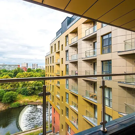 Monthlyescape Family Leisure Wifi Sleeps4 Manchester