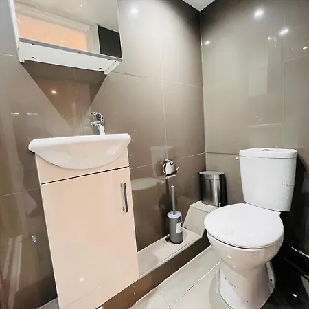 Spacious Victorian 5bedroom 5bathroom W Free Parking Casa vacanze