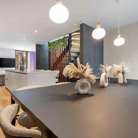 West Townhouse By Casacity