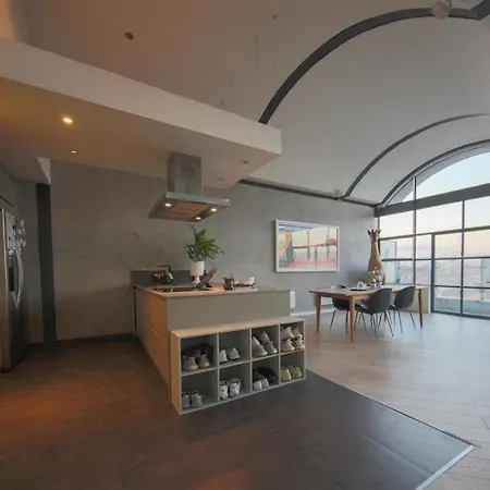 Extraordinary Penthouse - Whole In Centre * Manchester