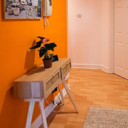 Gem With Stylish 2br Retreat And Free Carpark