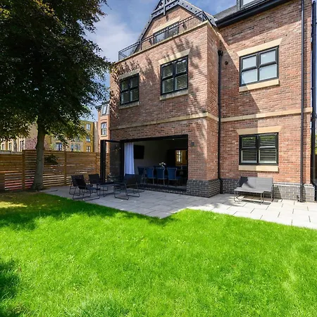 5 Bed Didsbury Garden Free Parking * Manchester