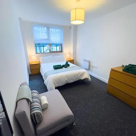 דירה Stylish Centre Flat - Balcony And Parking