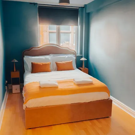Gem With Stylish 2br Retreat And Free Carpark マンチェスター