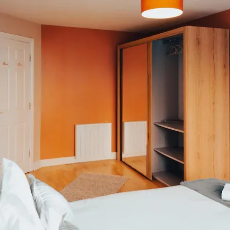Gem With Stylish 2br Retreat And Free Carpark マンチェスター