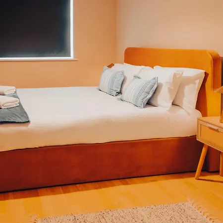 Gem With Stylish 2br Retreat And Free Carpark マンチェスター